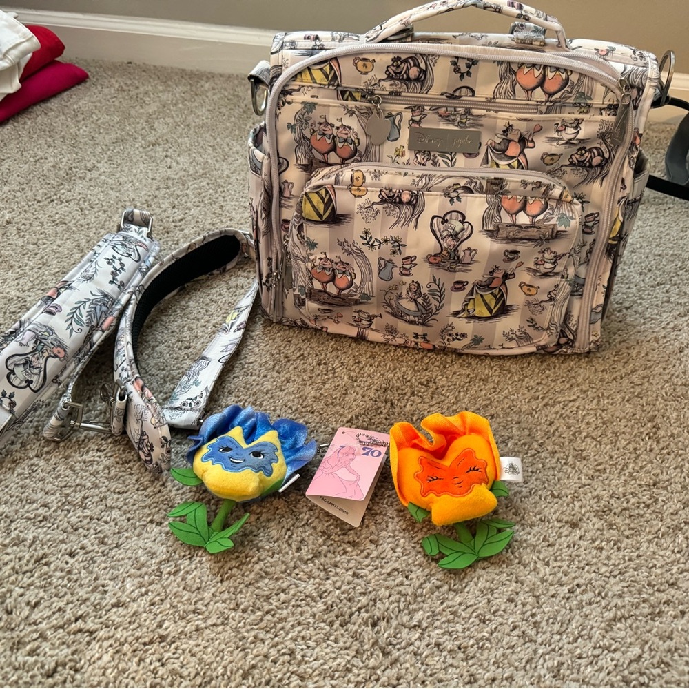 Jujube Disney Alice in wonderland B.F.F with extras